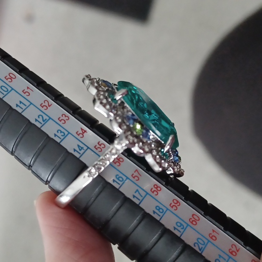 RING - Picture 5 of 5